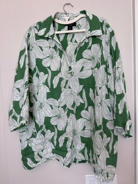 100% Linen Tahari Green and White Floral Tunic